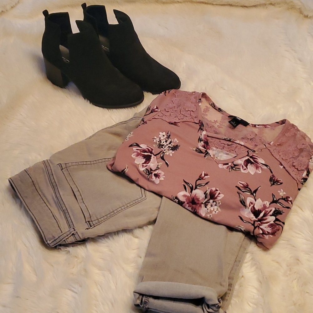 Blouse - Picture 3 of 3